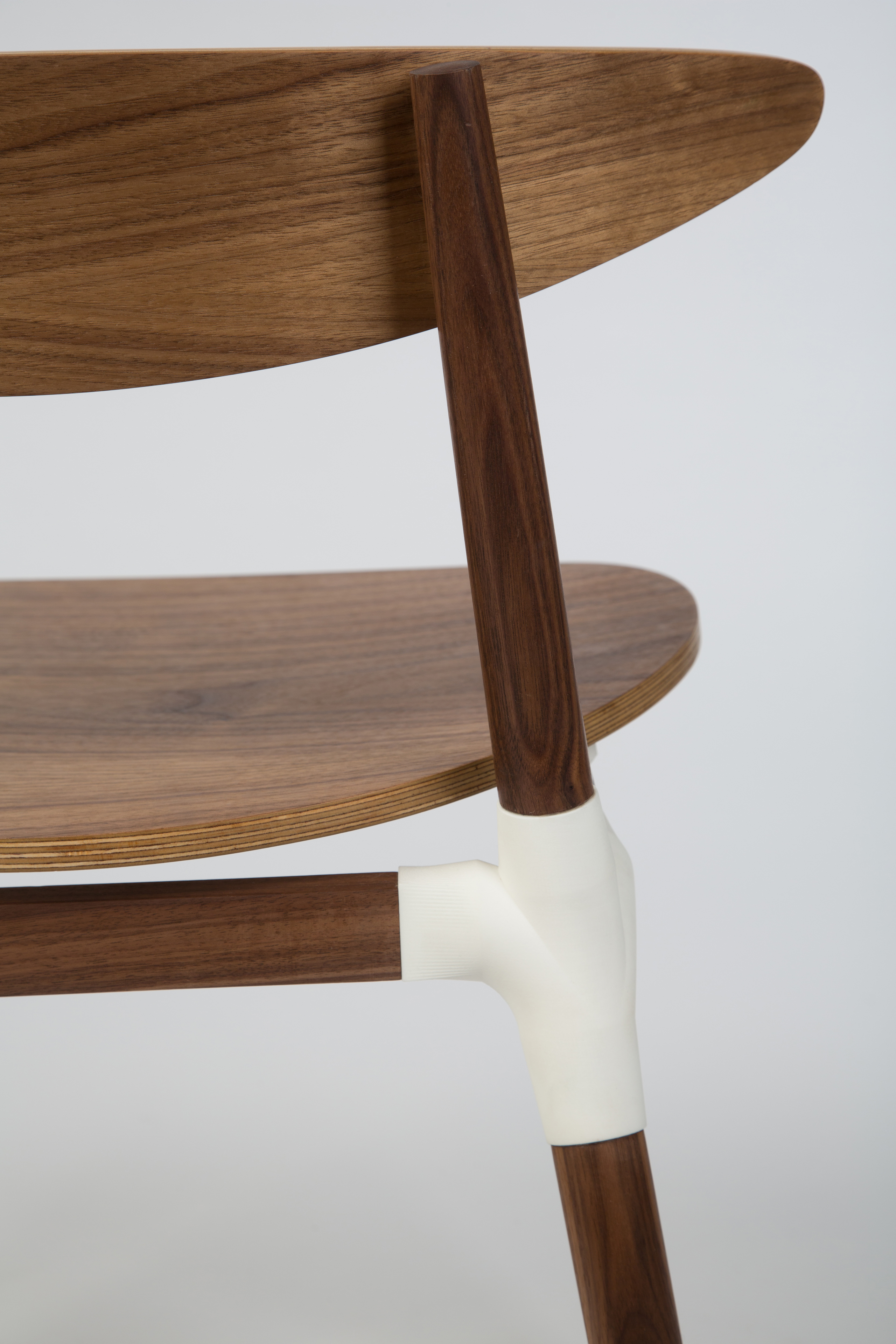 Saul chair (polyamide joint close-up)