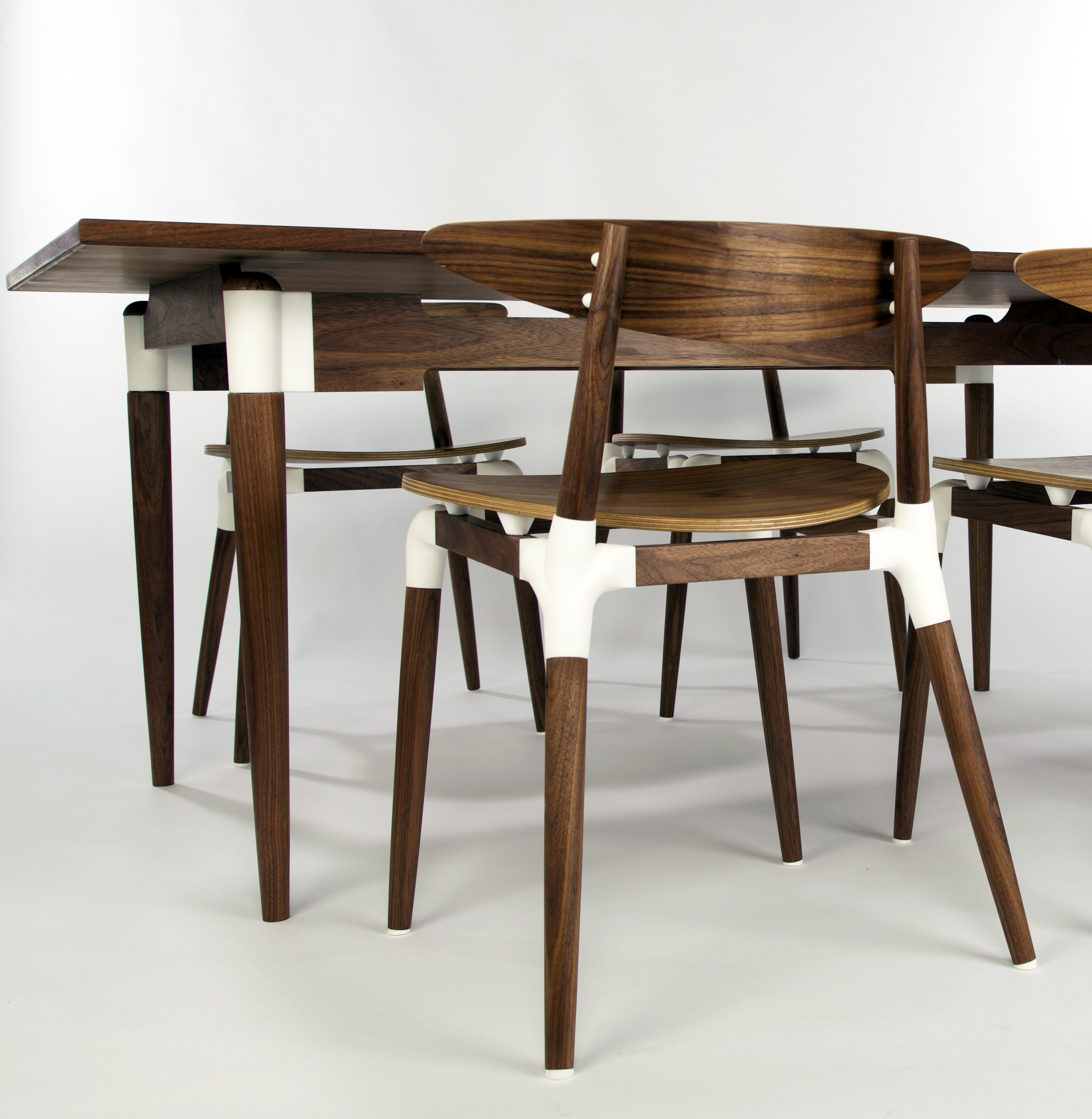 Saul table & chairs